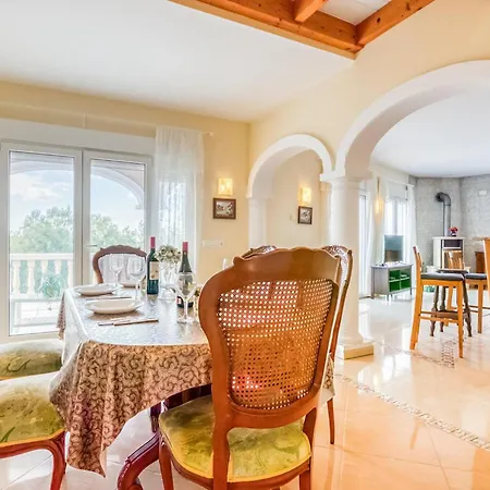 Pet Friendly In With Kitchen Dénia