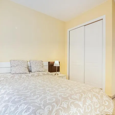 Pet Friendly In With Kitchen Dénia