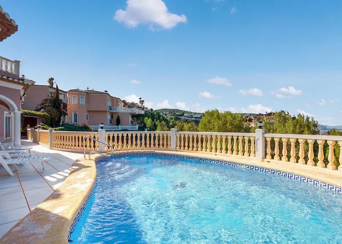 Pet Friendly In With Kitchen Denia