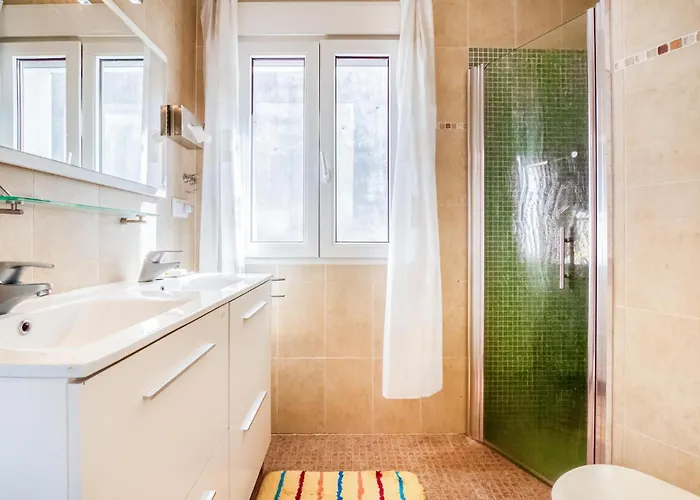 別荘 Pet Friendly In With Kitchen デニア