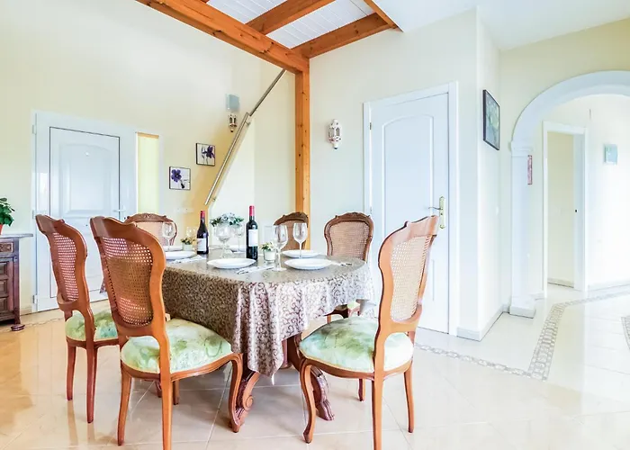 Σπίτι διακοπών Pet Friendly In With Kitchen *